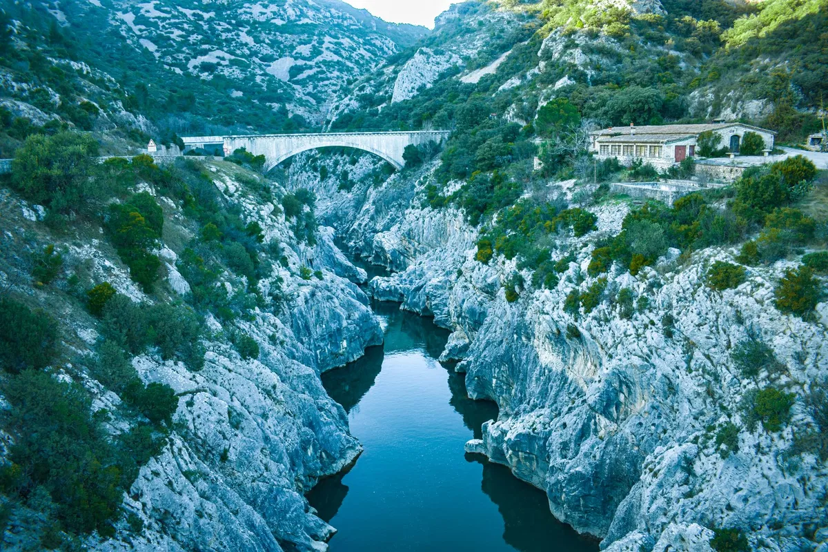 La géologie du Gard : des Cévennes à la Camargue en quatre paysages